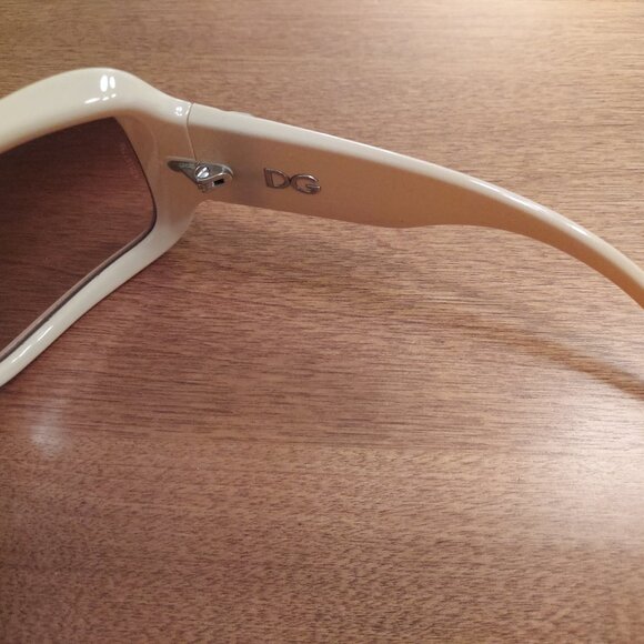 Dolce & Gabbana Sunglasses with case main image 8